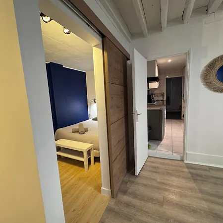 Flat For 7 Apartment