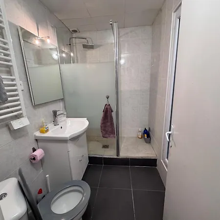 Flat For 7 *