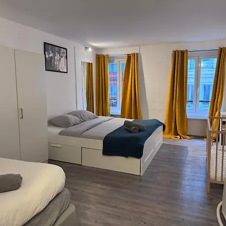 Appartement Flat For 7 Parijs